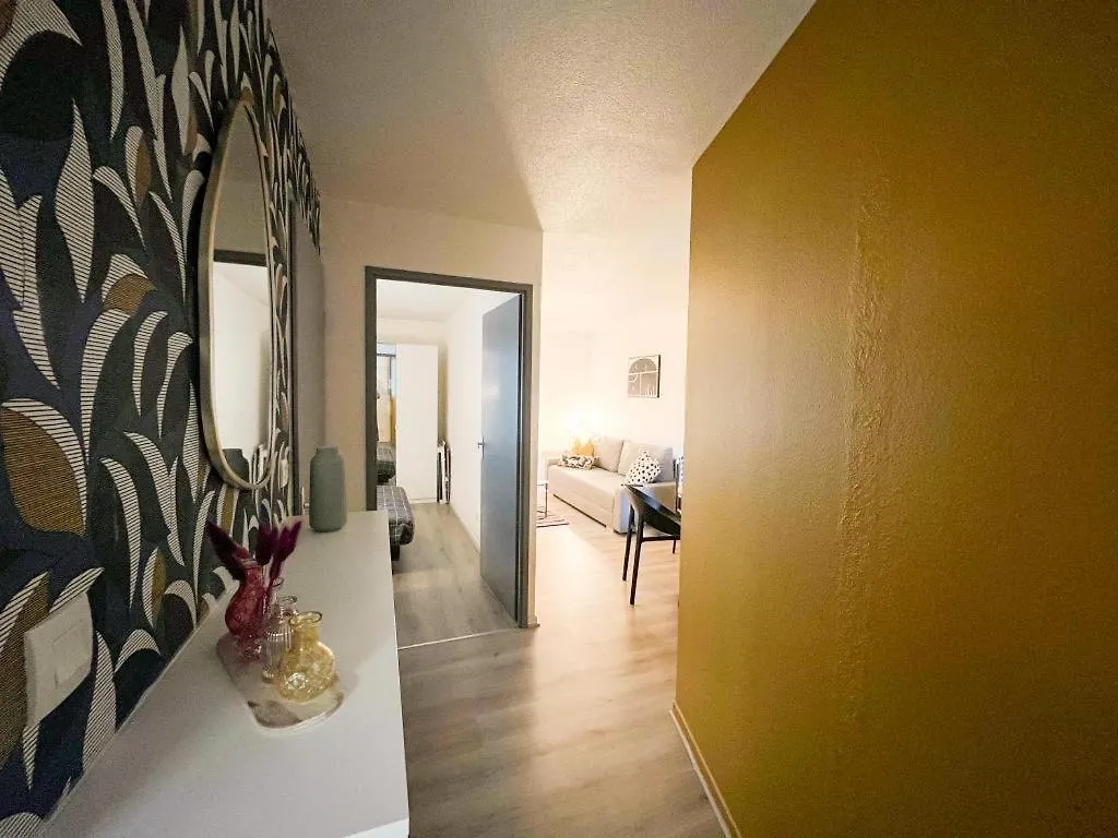 Suite Cobalt Villeurbanne 0*,