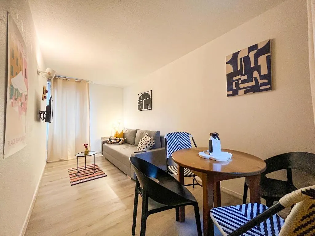 Suite Cobalt Villeurbanne 0*,  France